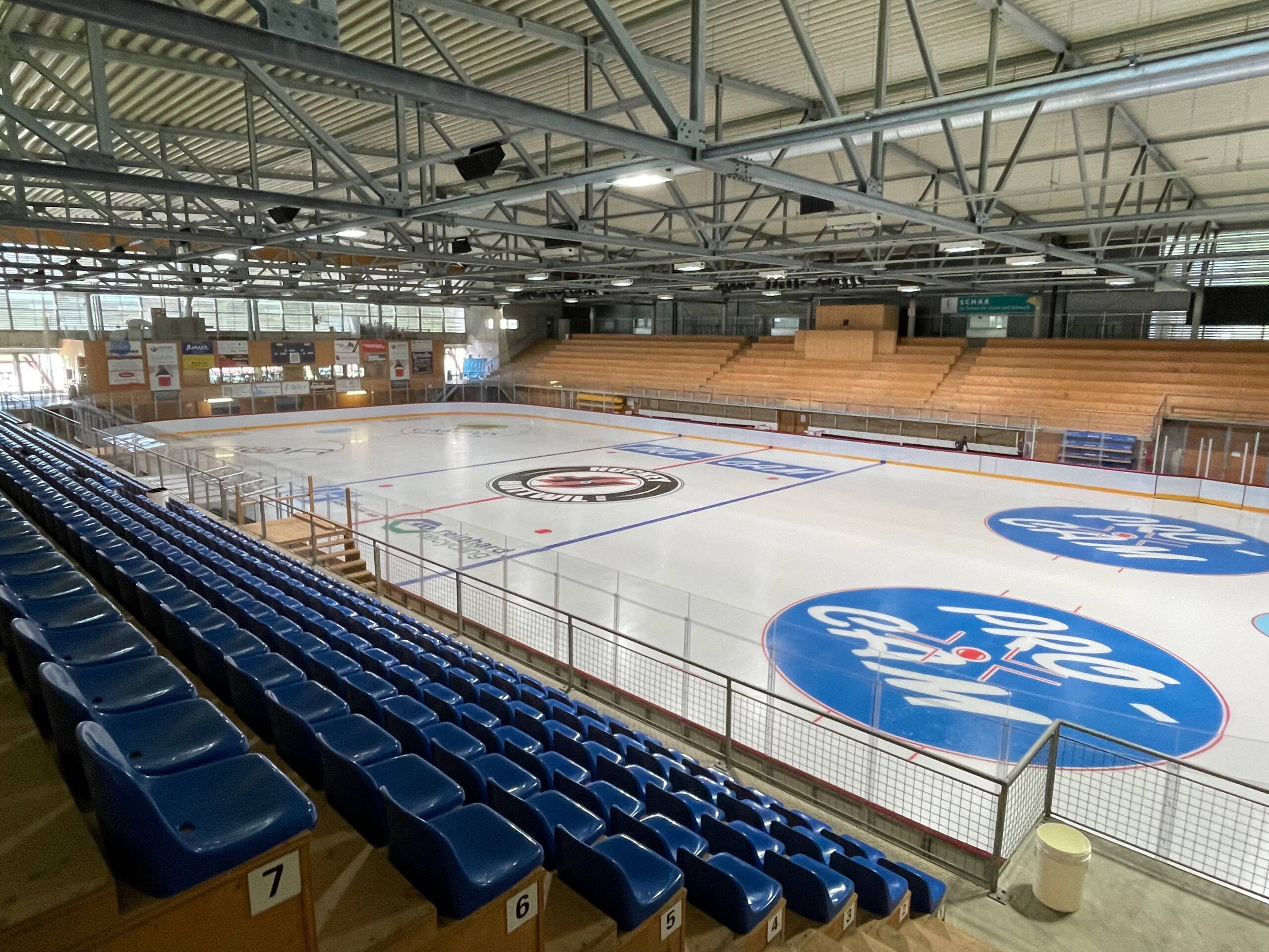 bild_eishalle_w2025.jpeg bild_eishalle_w2025.jpeg