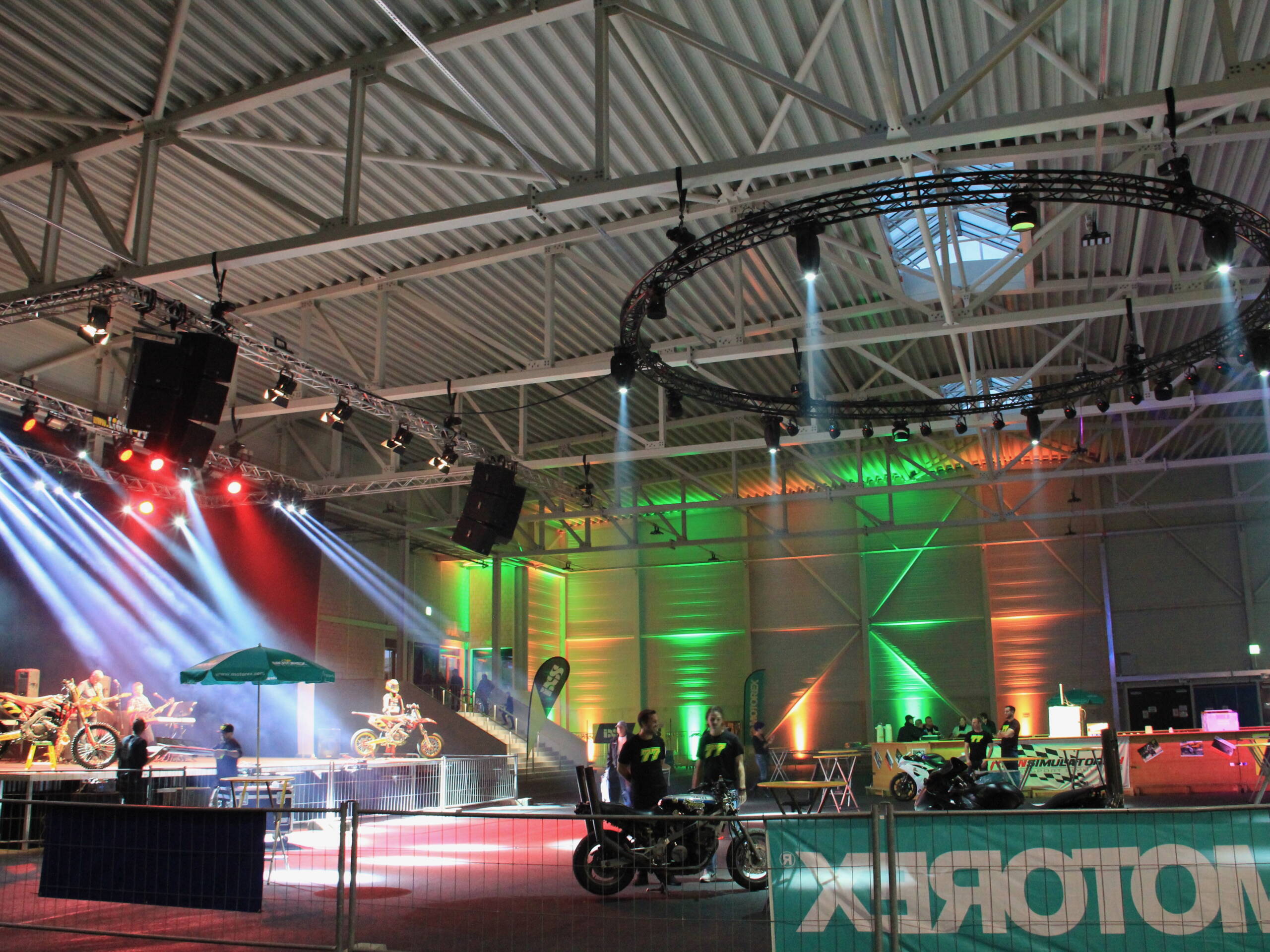 bild_eventhalle_motorsport_w2025.jpeg bild_eventhalle_motorsport_w2025.jpeg